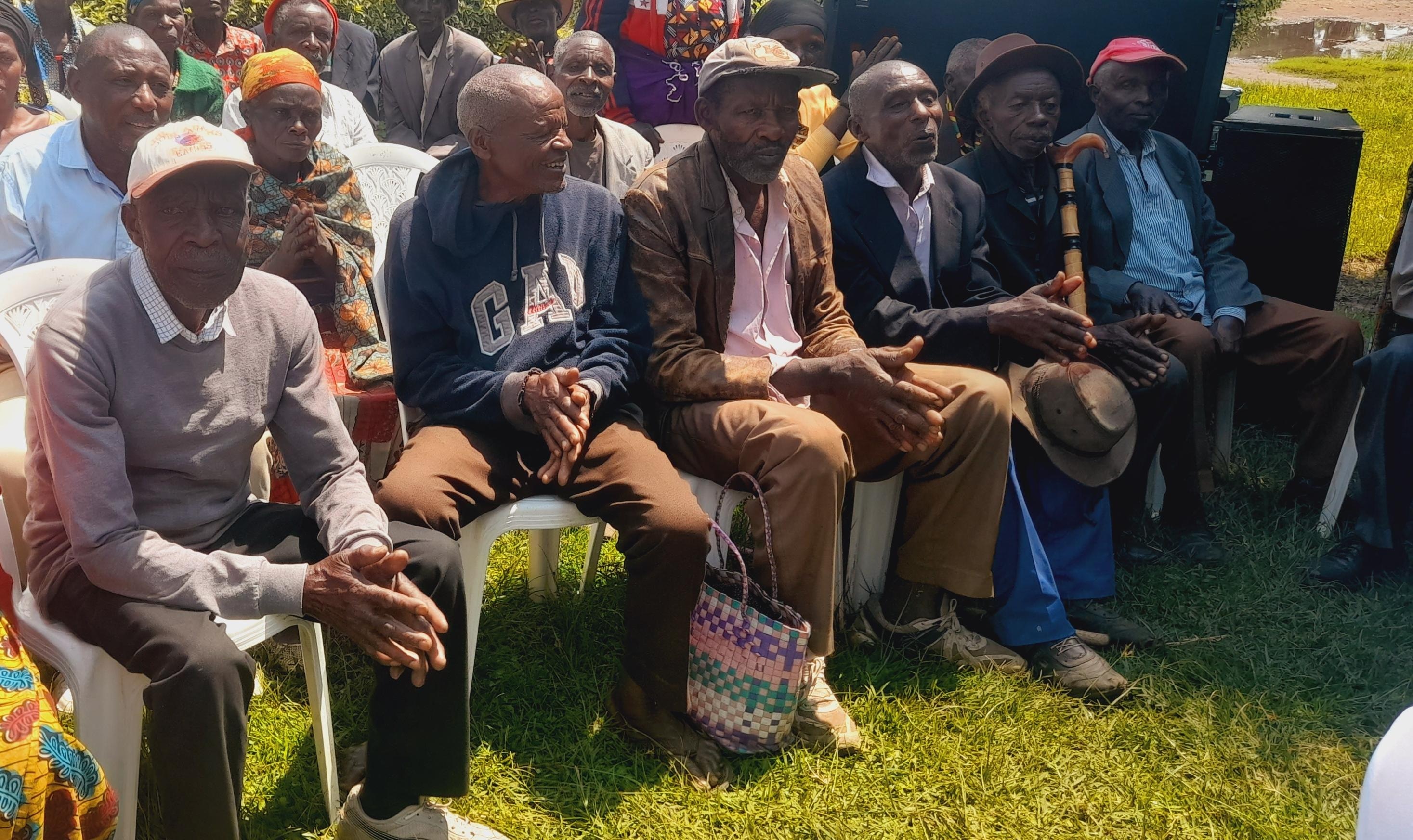 Musanze: Kubera kudahabwa VUP Abasaza basiga abakecuru babo bakajya kurara izamu ku maduka