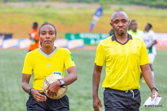 Abafana ba Kiyovu bandagaje Umusifuzi Mukansanga