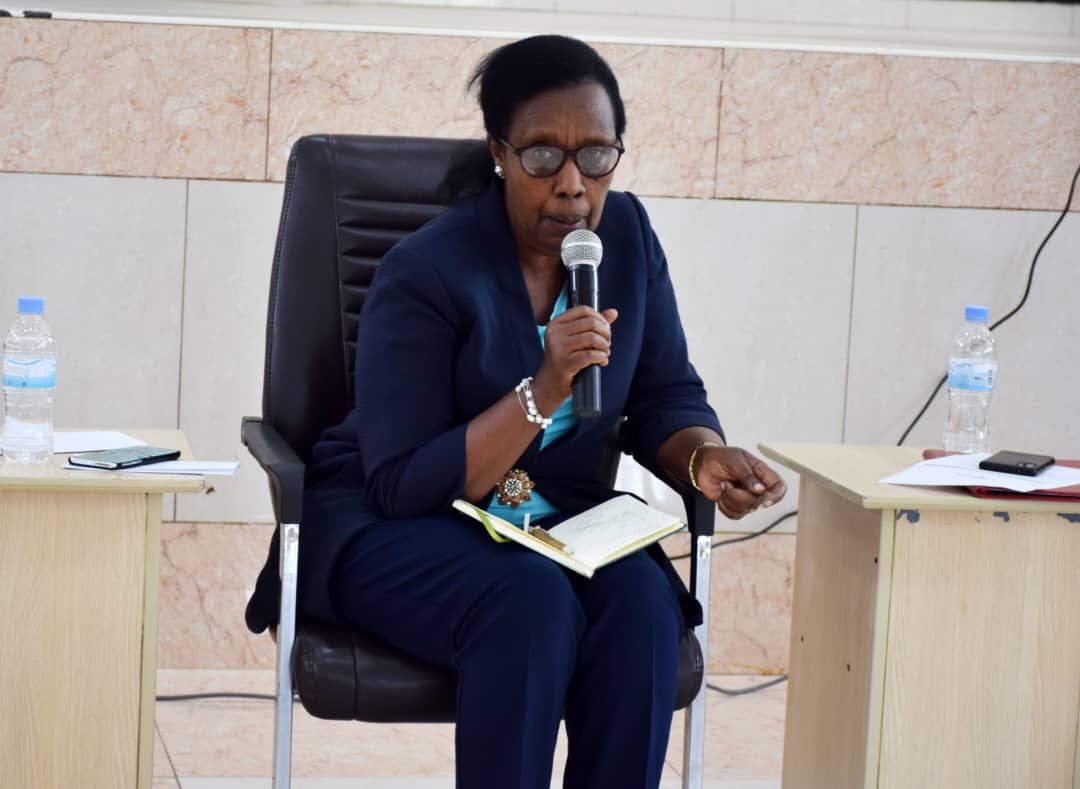 Amajyaruguru: Abayobozi basabwe kudahutaza abakobwa babyariye iwabo