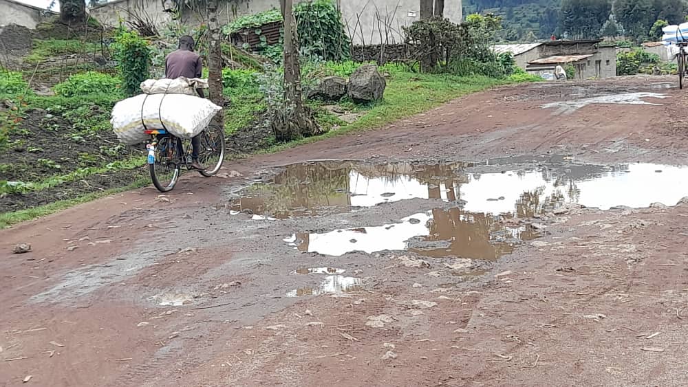 Nyabihu: Abakoresha umuhanda Shaba-Kabatwa barasaba ko ukorwa