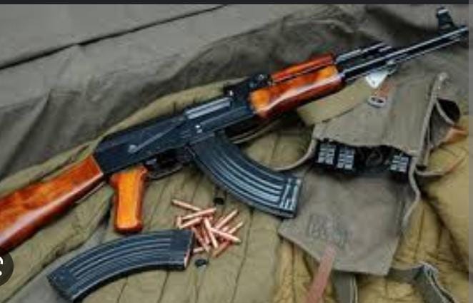 Musanze: Polisi yarashe umwe mu basore bari bitwaje intwaro gakondo arapfa