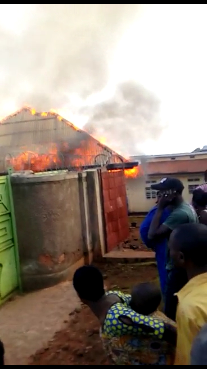 Rusizi: Inzu 4 zafashwe n'inkongi nyirazo asigara atyo