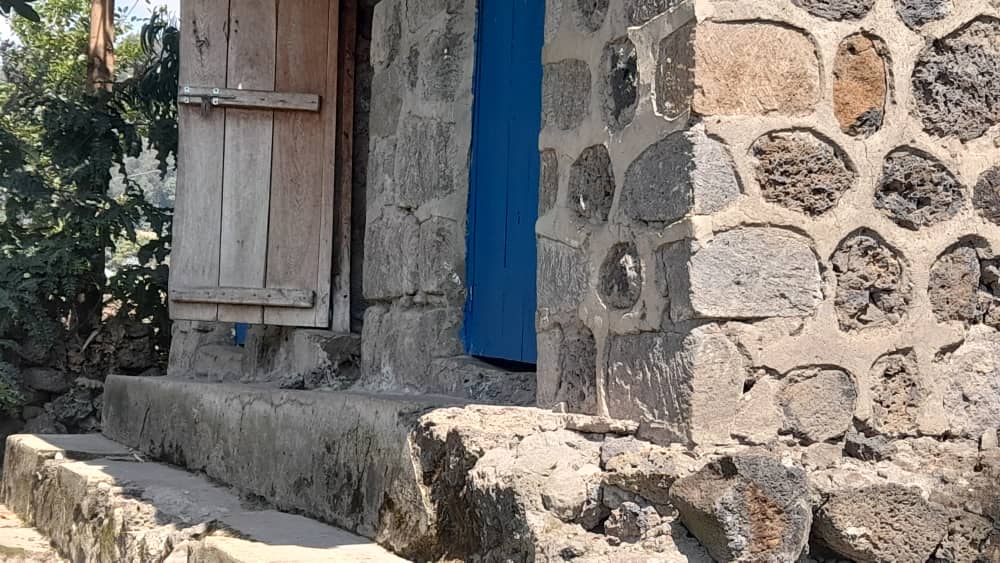 Musanze-Shingiro: Batewe ipfunywe n'ubwiherero bw'umurenge butajyanye n'igihe