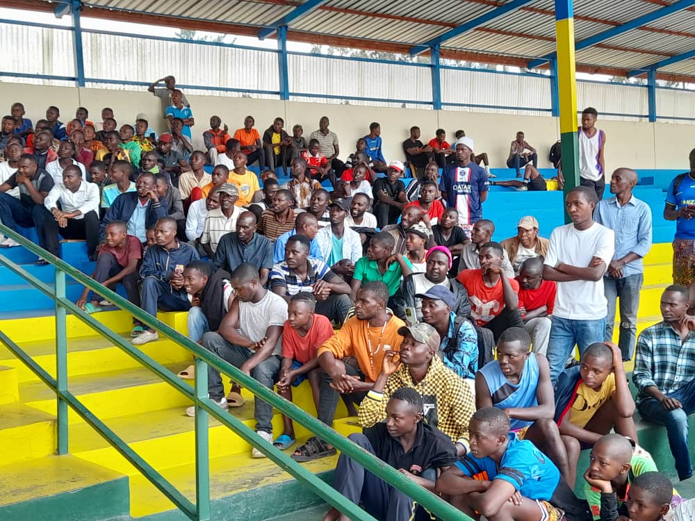 Musanze: Perezida wa Musanze fc yumvikanye mu magambo yangisha abafana itangazamakuru