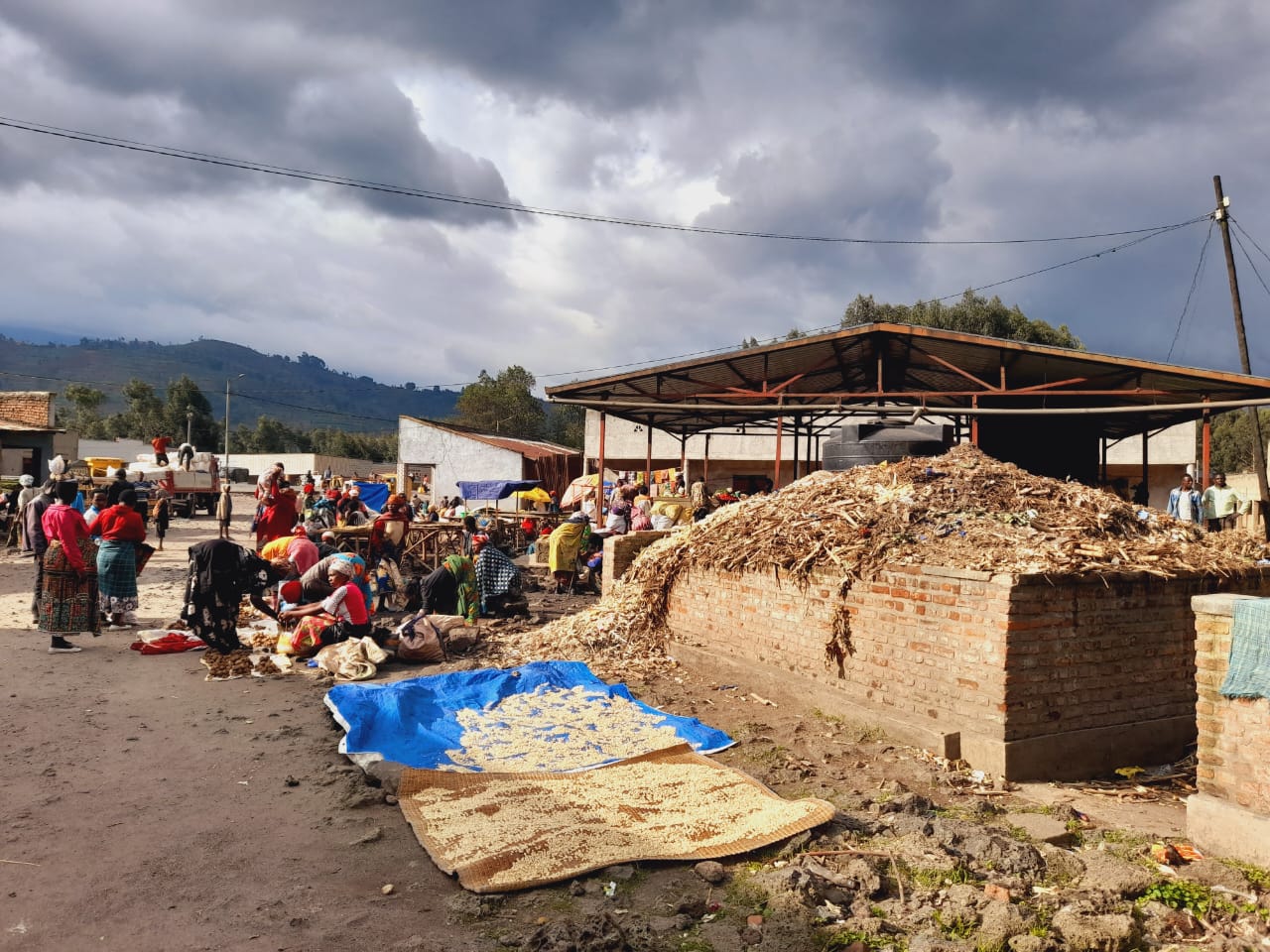 Nyabihu: Ikimoteri kiri rwagati mu isoko giteje inkeke