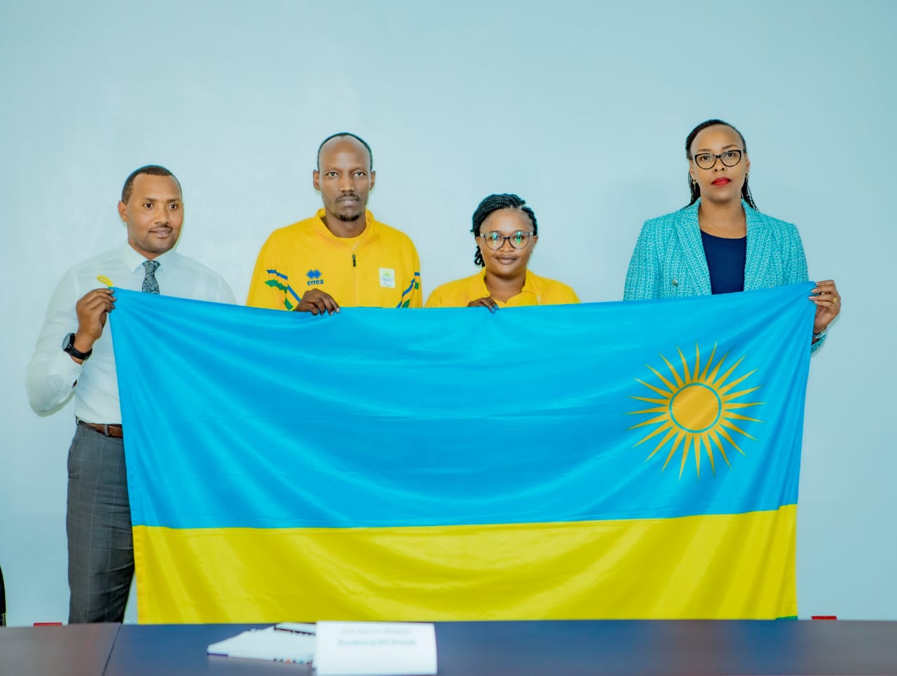 Amakipe y'Igihugu ya Sitting volleyball agiye guhagararira u Rwanda mu gikombe cy'isi yafashe rutemikirere