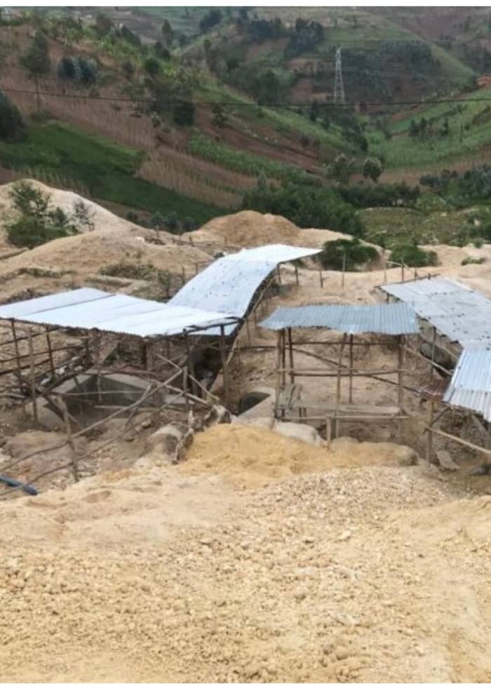 Rubavu: 'Umujongo' yaguye mu kirombe bagenzi be bateza imvururu