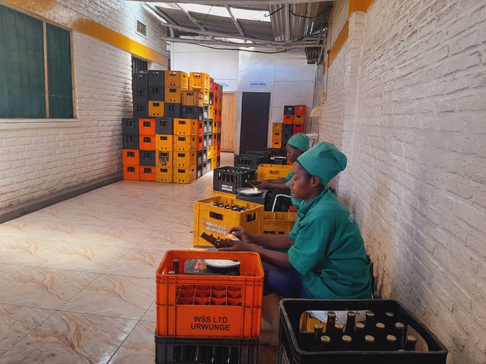 Amajyaruguru: Abakoraga mu nganda zenga urwagwa baratakambira Perezida Kagame