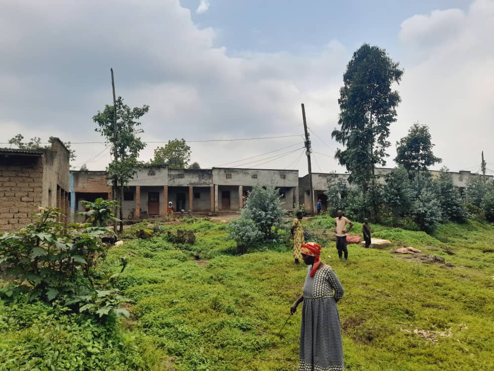 Nyabihu: Bahangayikishijwe n'umwanda uva mu bwiherero rusange ukabasanga mu nzu