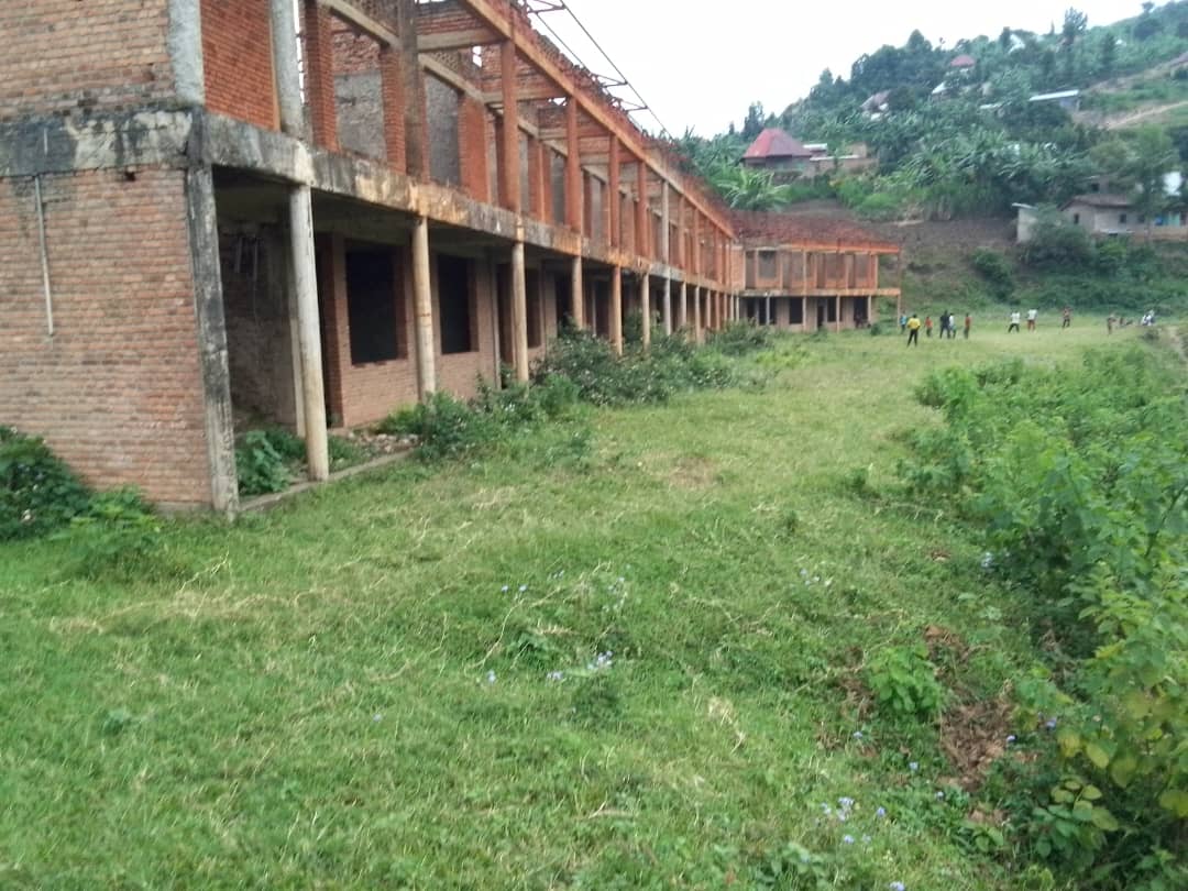 Rubavu: Inyubako y'amashuri imaze imyaka 13 ituzura, yabaye indiri y'amabandi