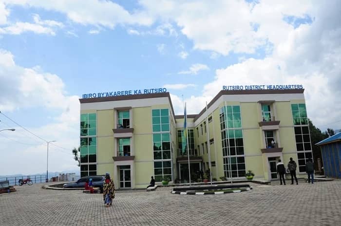 Rutsiro: Bamaze umwaka umurenge nta muyobozi ugira