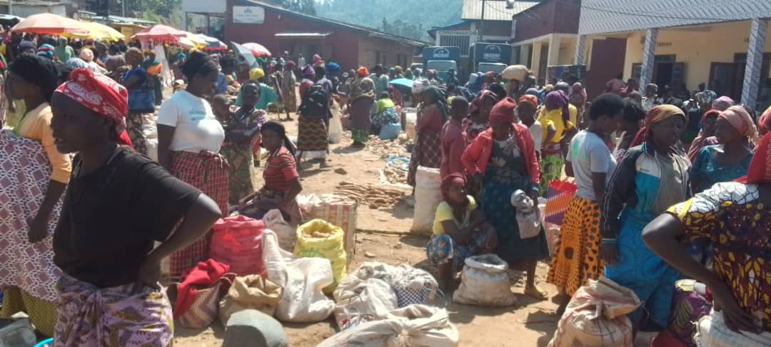 Rutsiro: Barasaba kubakirwa isoko rya Gisiza ryuzuyemo umwanda
