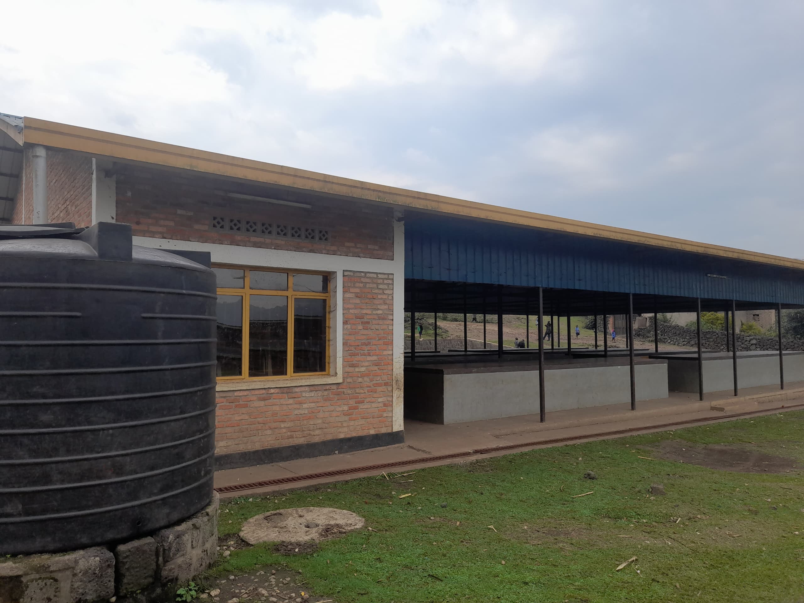 Nyabihu: Abatishoboye bubakiwe isoko rya baringa