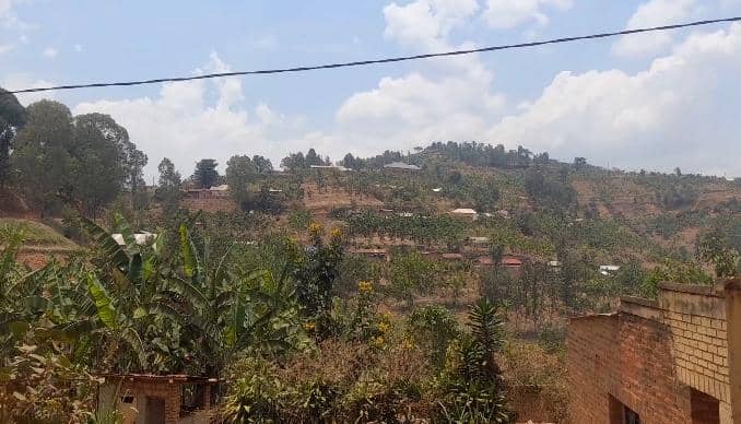 Gakenke:Hari abaturage bavuga ko bakiri mu icuraburindi ryo kutagira umuriro w'amashanyarazi