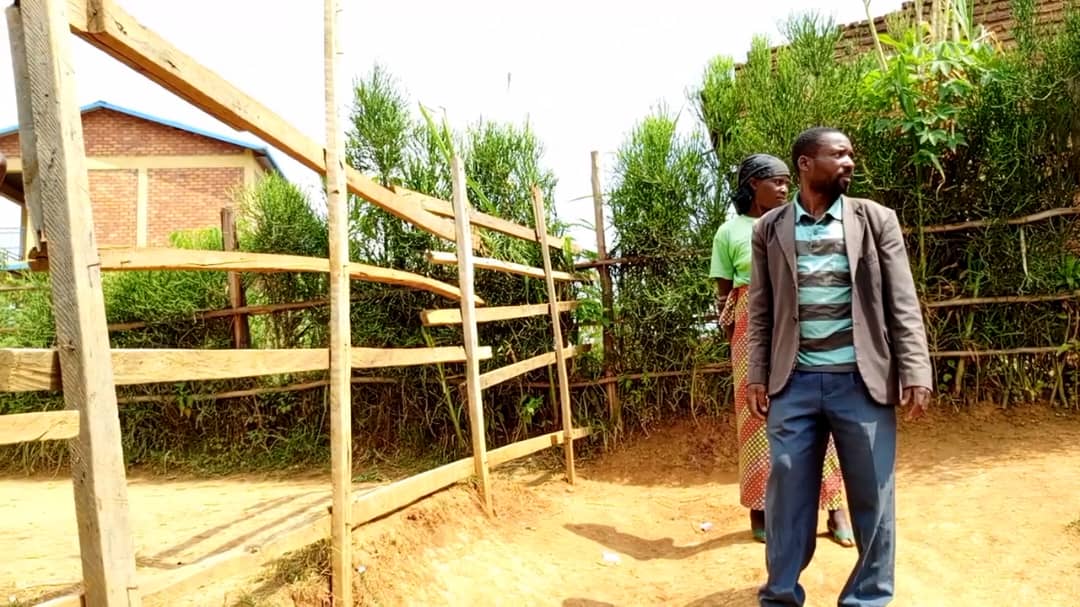 Nyamasheke: Barasaba ko bakwimurwa kuko babangamiwe n'ishuri