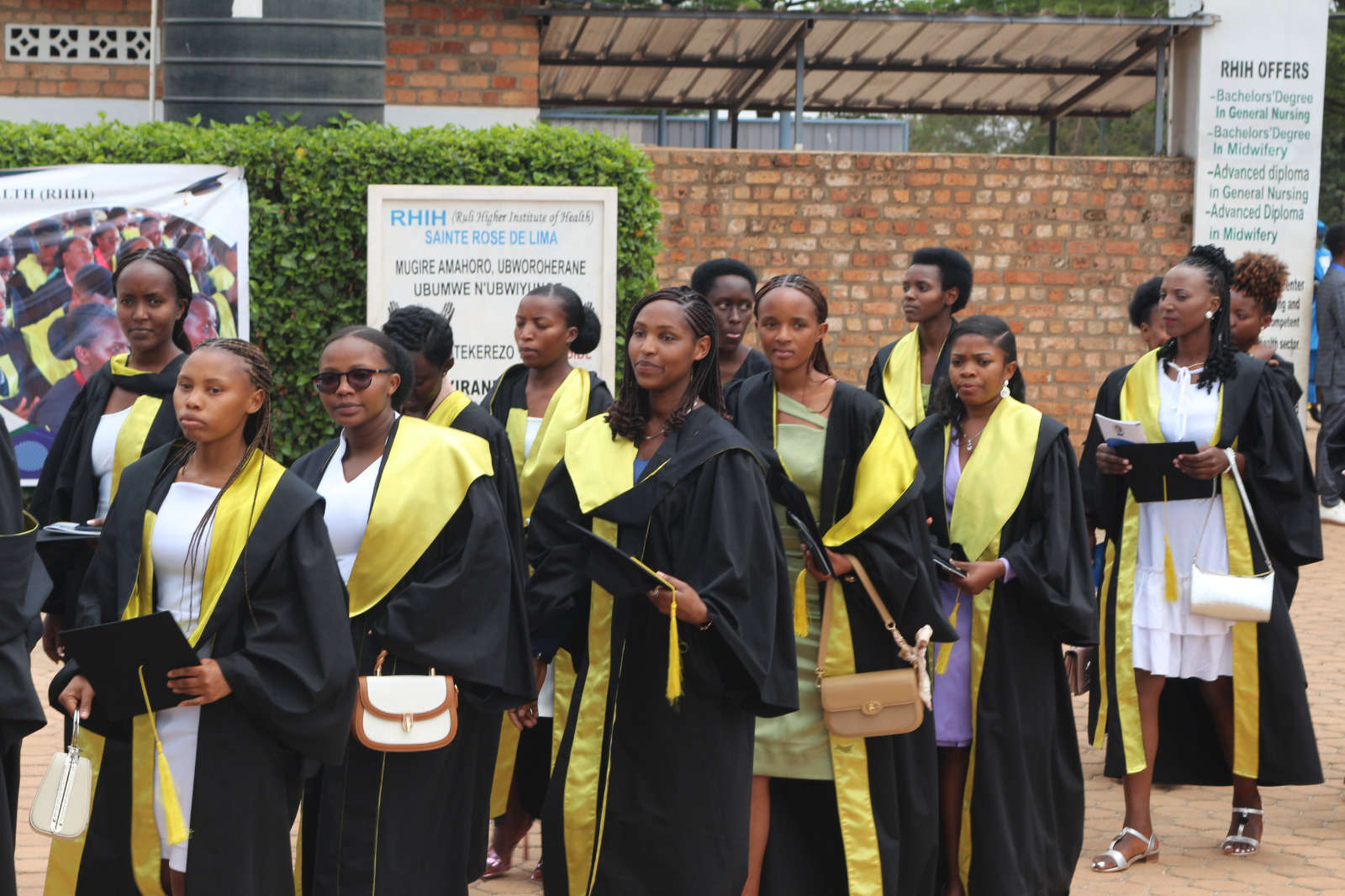 Abaforomo n'ababyaza basabwe kutazigera barangarana abarwayi bazaza babagana