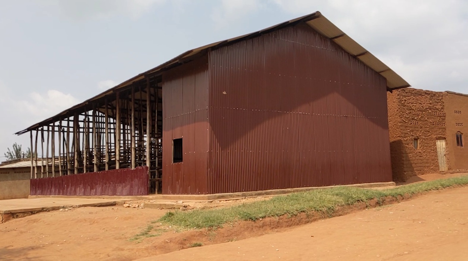 NYAGATARE: Umushinga wo kubaka hangari warahombye ibyo abaturage bibaza