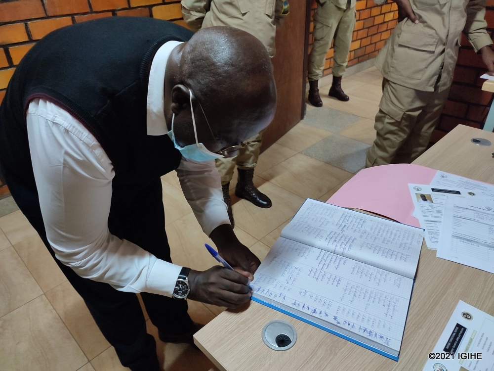 Nyuma yo guhabwa imbabazi na Perezida Kagame, Dr. Habumuremyi yafunguwe