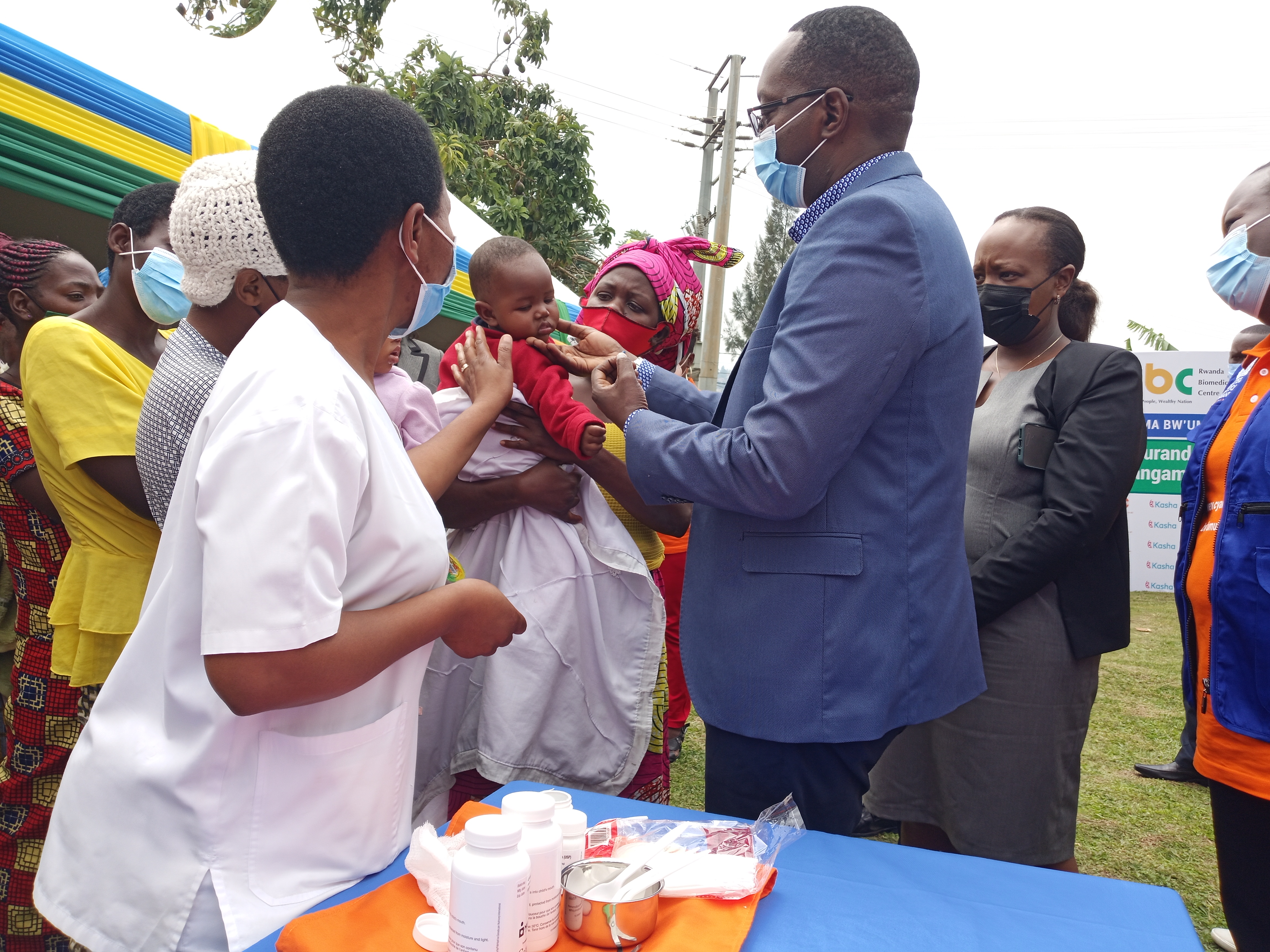 Abantu Miliyoni 11 bagiye guhabwa ibinini by'inzoka barimo n'abakuru