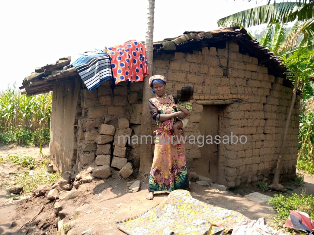 Nyabihu: Hari umuryango uhangayitse wasigaye wonyine mu manegeka ku mugezi wa Mukungwa