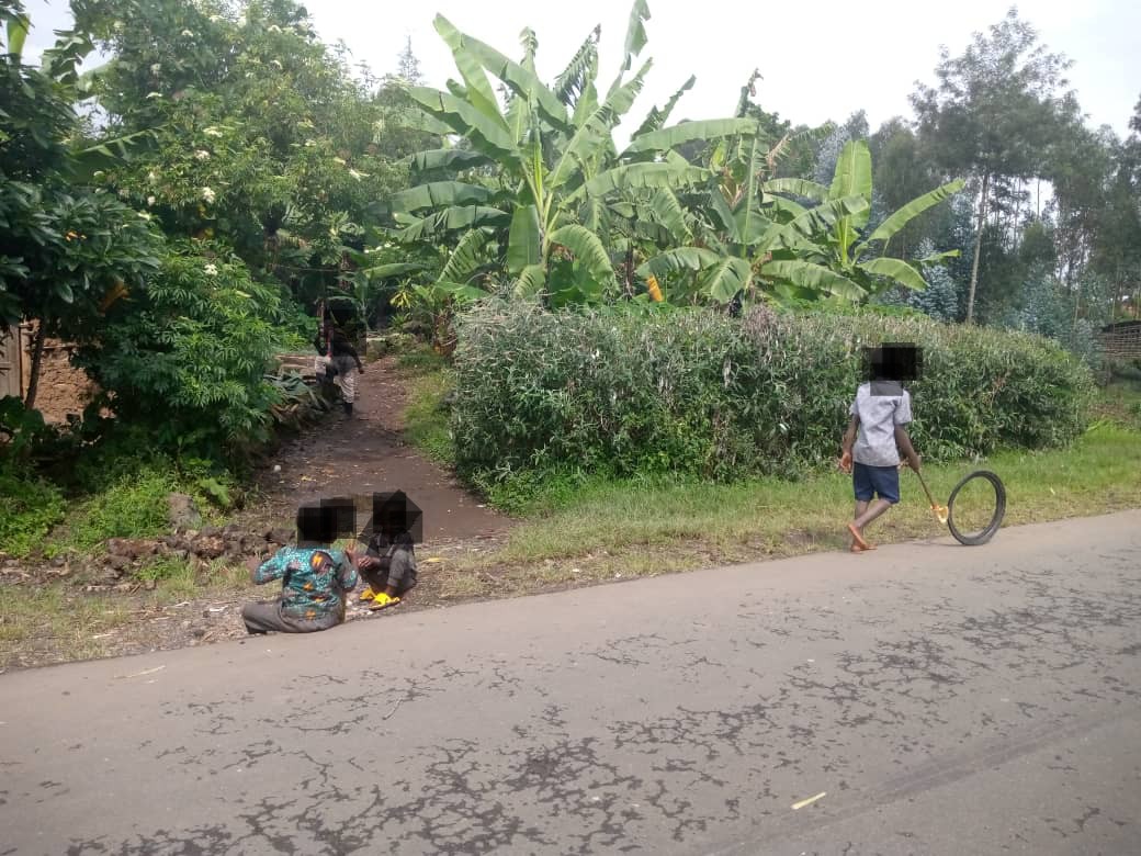 Burera: Abana bagera ku 7,000 bataye ishuri, benshi birirwa mu mihanda [Amafoto]