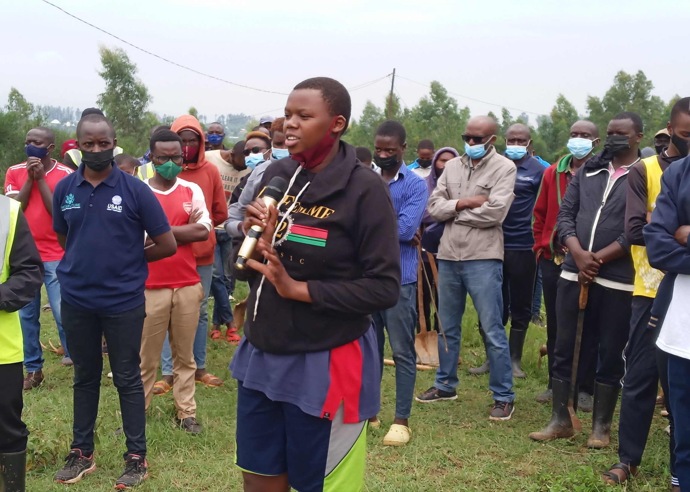 Umunyeshuri yagejeje ikibazo kuri Minisitiri Gatabazi cy'uburyo biga imyuga nta bitabo