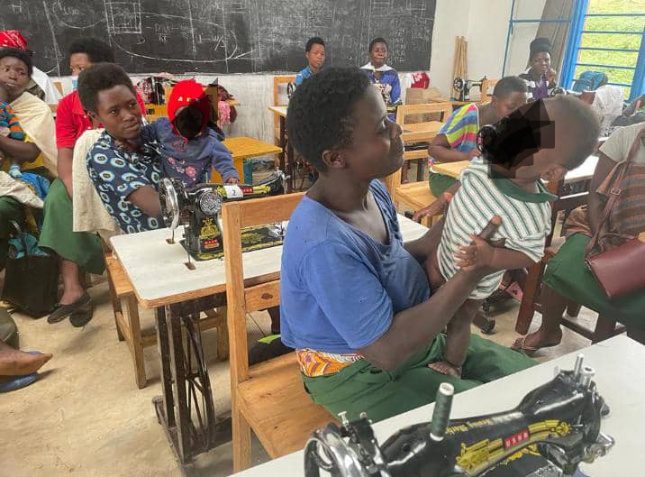 Yamaze iminsi itatu ararana n'uruhinja hanze ariko umwuga wamuhinduriye ubuzima