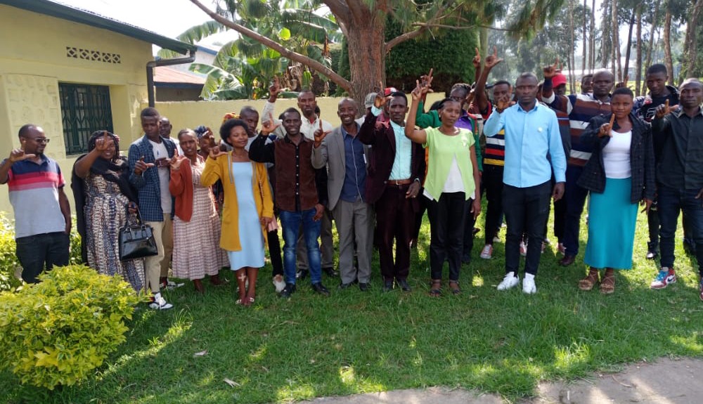 Burera: Urubyiruko rwa Green Paty rwiyemeje guhindura imyumvire y'abaharabika u Rwanda mu mbuga nkoranyambaga