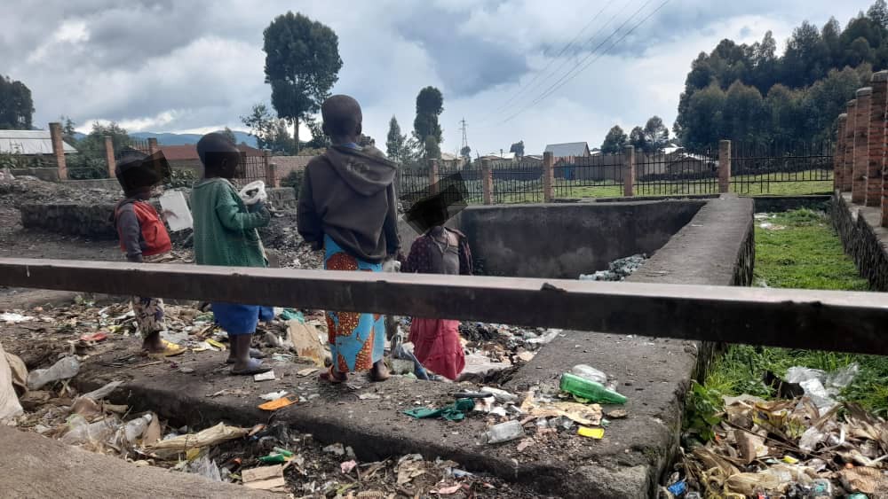 Nyabihu: Bahangayikishijwe n'ikimoteri abana birirwa batoraguramo ibyo kurya