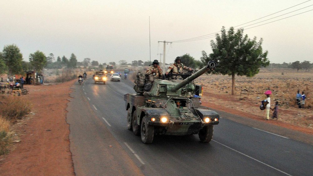 Biravungwa ko U Bufaransa bushobora kuvana ingabo zabwo muri Mali nyuma yo kwirukana Ambasaderi wabwo