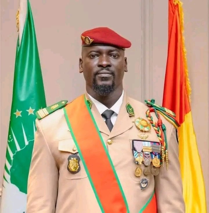 Perezida Doumbouya yabujije na Minisitiri kurenga igihugu