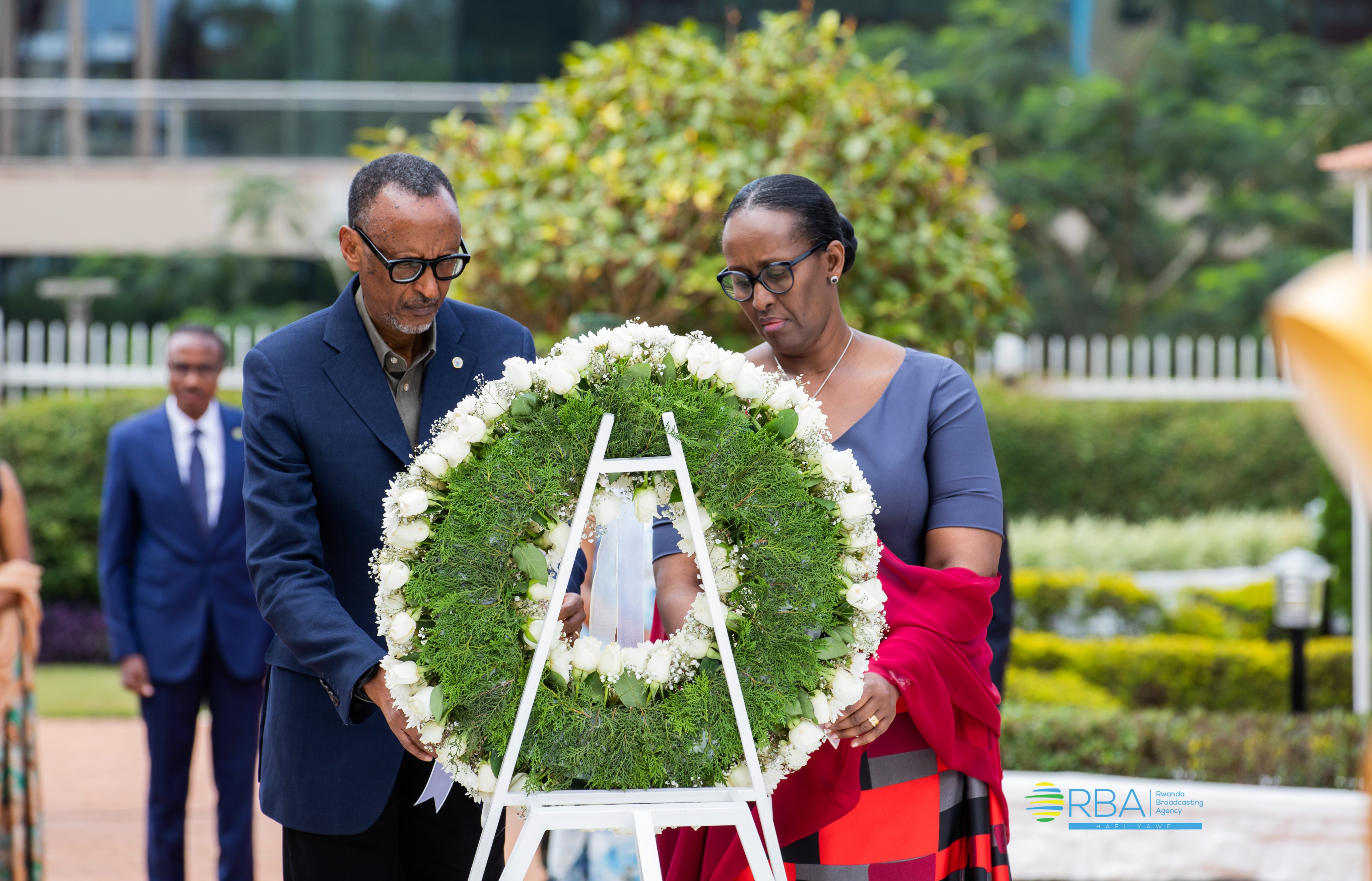 Perezida Kagame na Madam bashyize indabo ku kimenyetso cy'Intwari