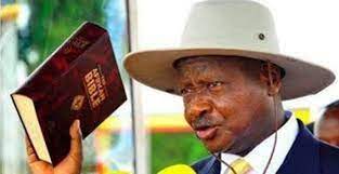 Perezida Museveni yongeye kwikoma abatinganyi