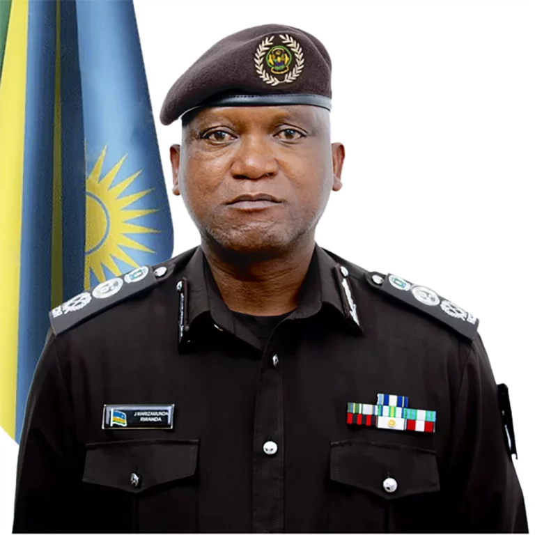 Perezida Kagame yahinduye abayobozi mu Gisirikare na RCS