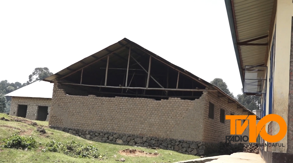 Rubavu: Hari abasigajwe inyuma n'amateka basigaye baba mu kiraro cy'inkoko