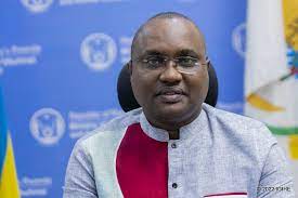 Amakimbirane ari muri politiki ntakwiye gutuma ubucuruzi buhagarara-Dr. Ngabitsinze