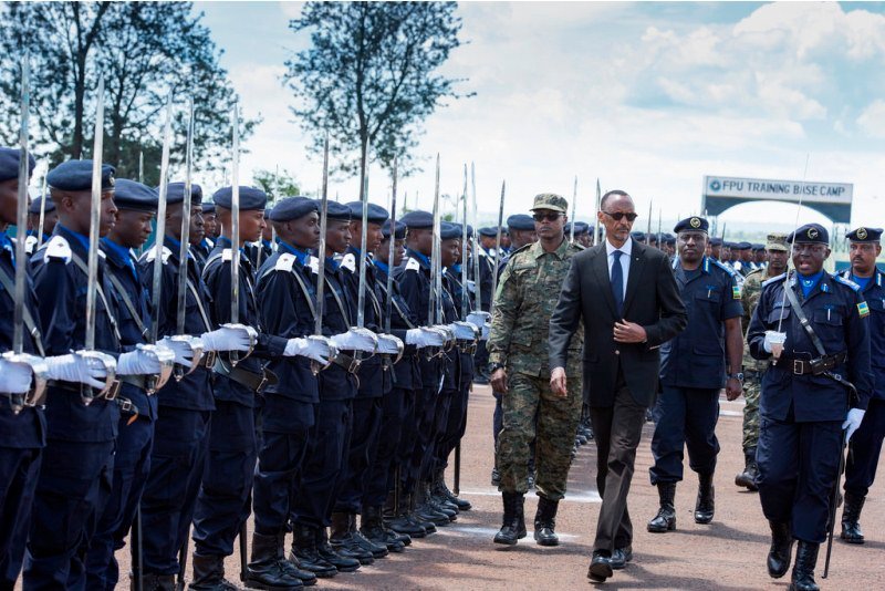 Perezida Kagame yazamuye mu ntera Abofisiye 109 bakuru