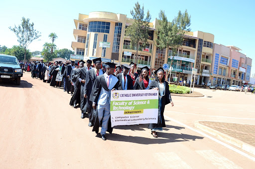 Abadepite banze kurya indimi ku kibazo cy'ababyeshuri babatakiye