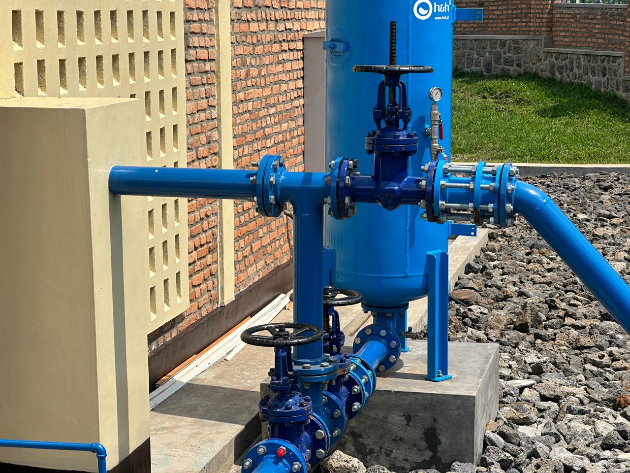 Nyabihu:Abavomaga amazi y'ibirohwa barishimira kwegerezwa amazi meza