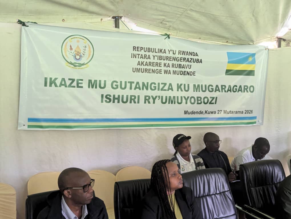 Byinshi kuri gahunda yiswe Ishuri ry'Umuyobozi, yatangijwe mu Ntara y'Iburengerazuba