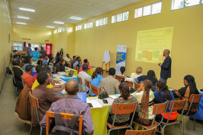 VIBE yahanze imirimo igera ku bihumbi 43,000 ku rubyiruko rwo mu Rwanda 